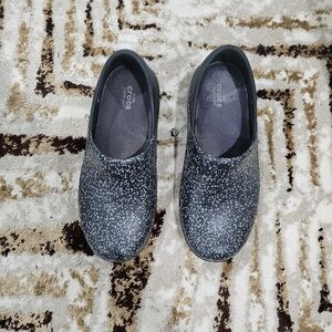 Crocs Wome's Black and Gray Comfort Shoes